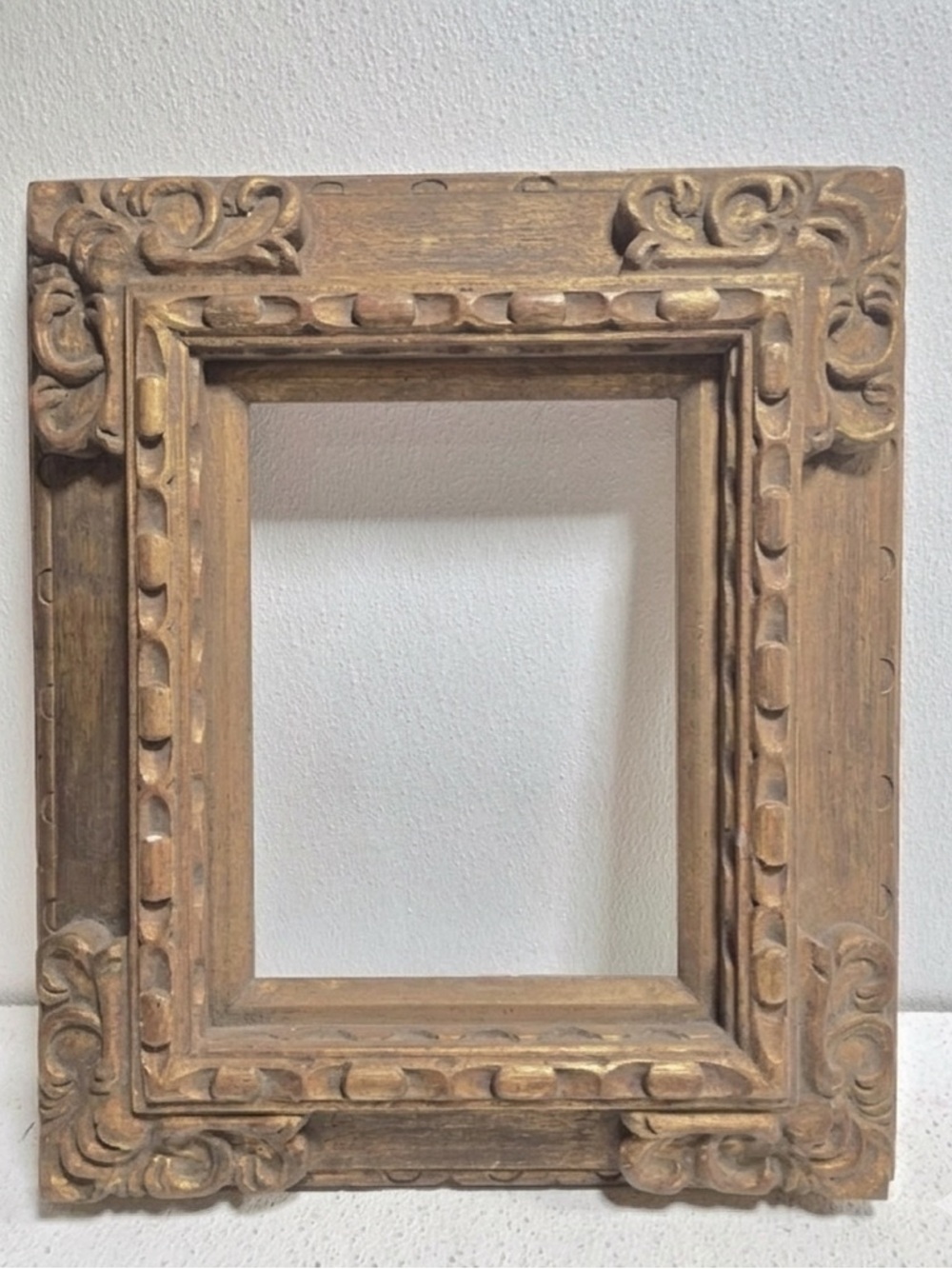 Beautiful Vintage/Antique Wooden Picture  Frame Hand Carved 17”x20”